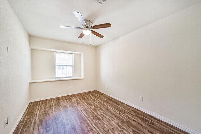 Building Photo - 3700 Stassen St