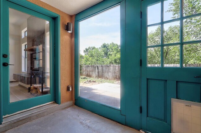 Building Photo - Completely Remodeled Stylish Home in La Vi...