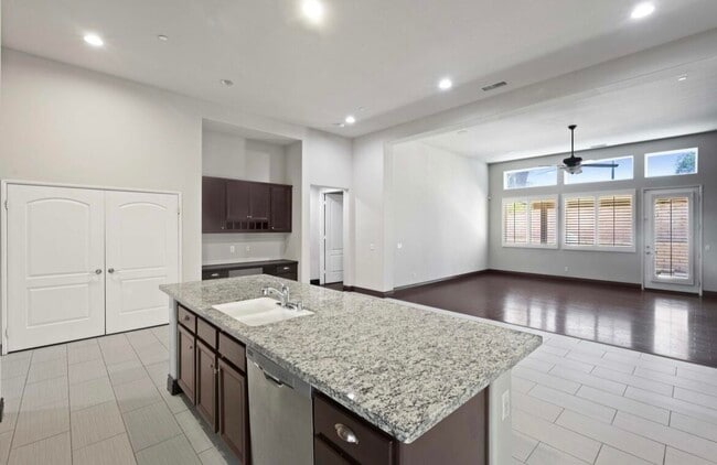 Building Photo - 41190 Corte Alto Collina