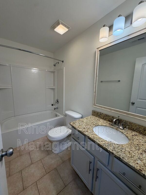 Building Photo - 1049 Ellis Pond Dr