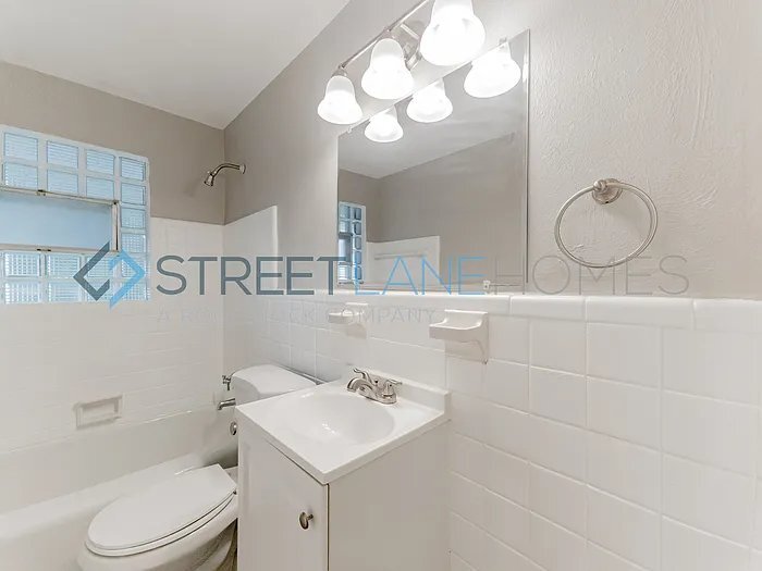 Building Photo - 431 N Dade Ave