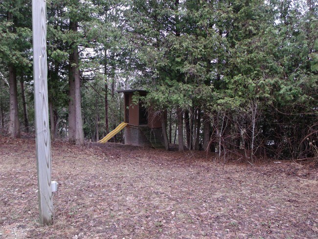 Building Photo - 10710 Deadstream Rd