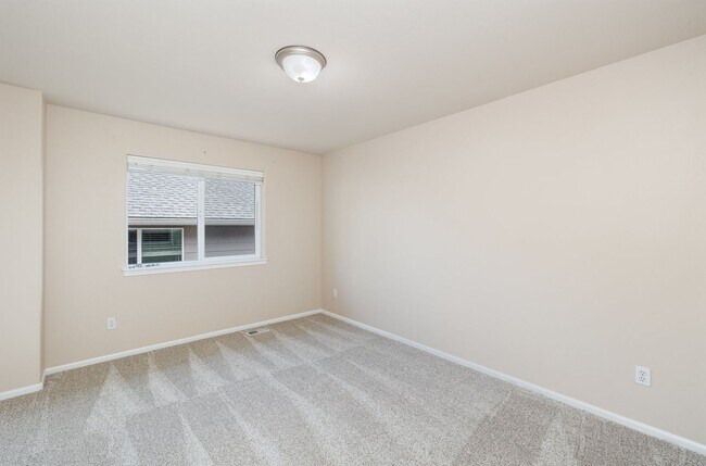 Building Photo - Stylishly updated 4 BedroHome in Park at Creekside — Ideal Location, Great Schools, Modern Comfor...