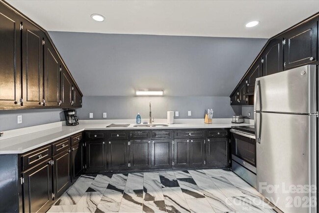 Building Photo - 2708 Mooresville Rd