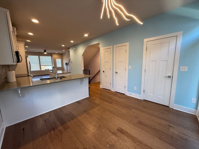 Building Photo - 2118 Bryant Park Dr