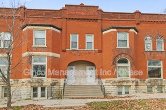 Building Photo - 115 N Hickory St
