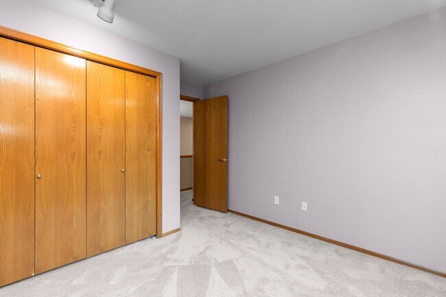 Building Photo - Spacious 4 bed/2.5 bath in Kirkland