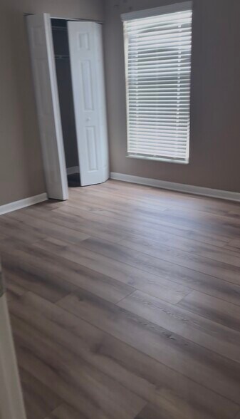 Building Photo - 4293 Parkview Ct