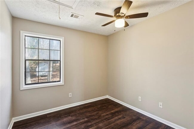 Building Photo - 752 Barnes Mill Trace NE