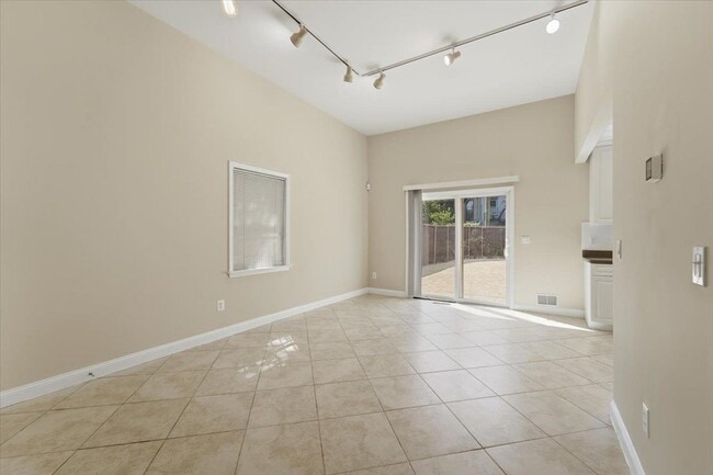 Building Photo - 295 9th St