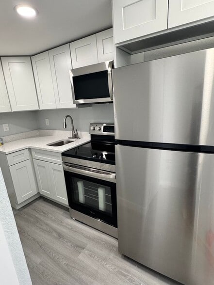 Building Photo - 3012 Ybor St