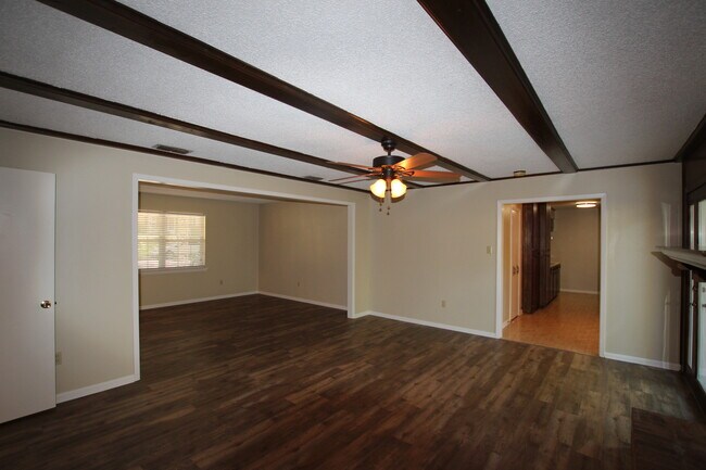 Building Photo - Coming Soon! Charming 3 Bedroom 2 Bath Home in Tyler!