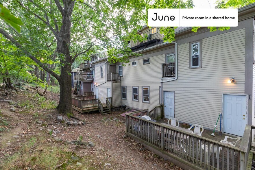 Building Photo - Room in Shared 5 bed/2 bath home