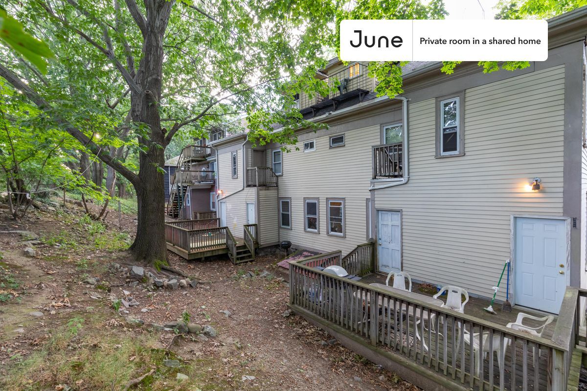 Building Photo - Room in Shared 5 bed/2 bath home in Allston