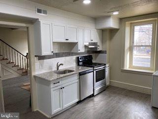 Building Photo - 278 Newtown Rd