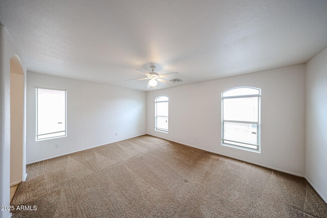 Building Photo - 4725 W Fawn Dr