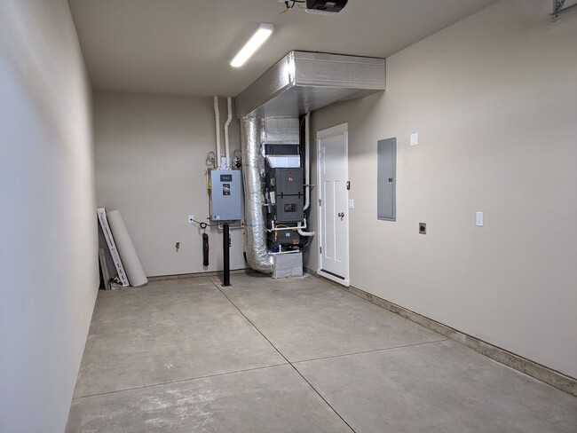 Building Photo - 20482 Murphy Rd