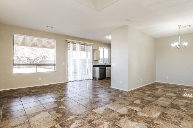 Building Photo - 1410 E June St