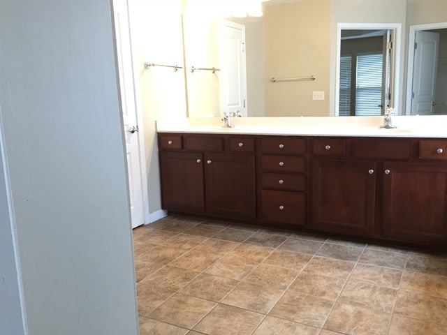 Building Photo - 10820 River Oaks Dr NW