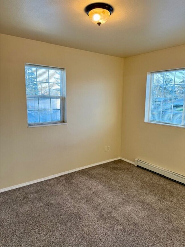 Building Photo - Spacious 2-Bedroom Townhouse in Bozeman – Prime Location!