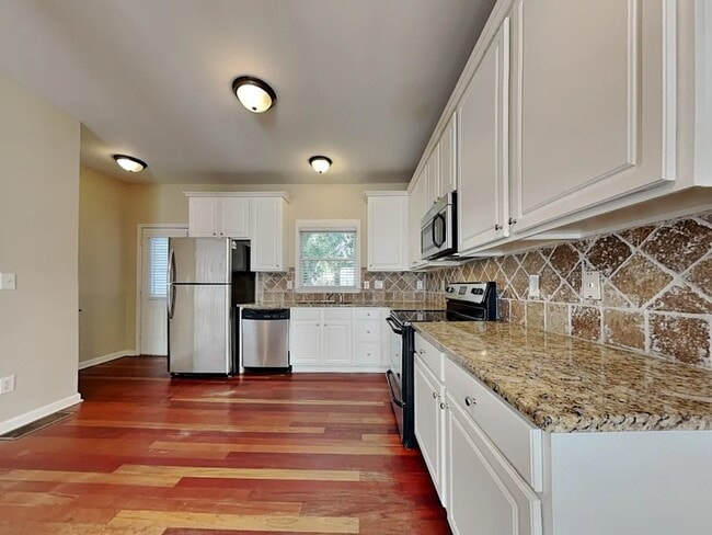 Building Photo - 64 Kenyon St SE