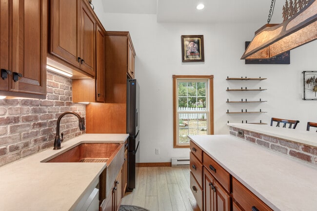 Building Photo - 400 Argentine St