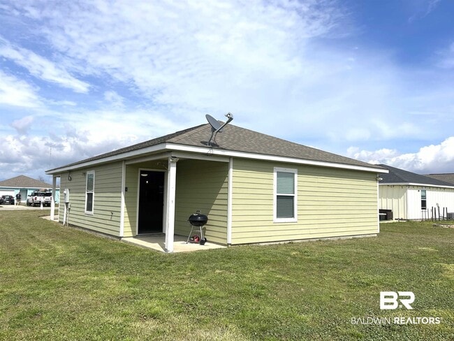 Building Photo - 15142 Marem Dr