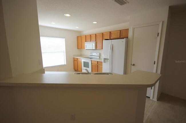 Building Photo - 2510 Edgewater Falls Dr
