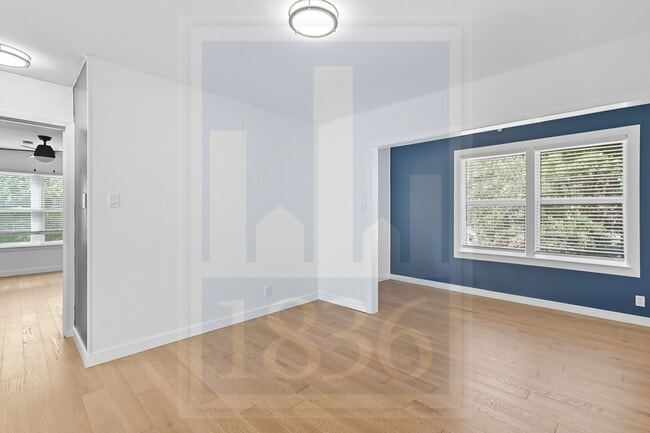 Building Photo - 1705 Deerfield Dr