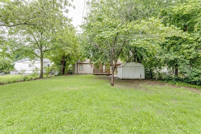 Building Photo - 516 E Rickenbacker Dr