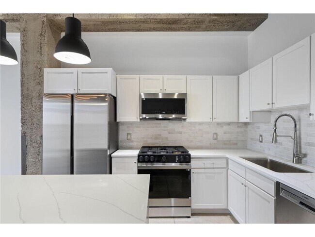 Building Photo - 901 N 3rd St
