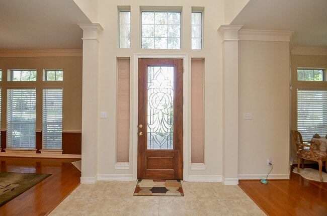 Building Photo - 7934 Woodcrest Ct