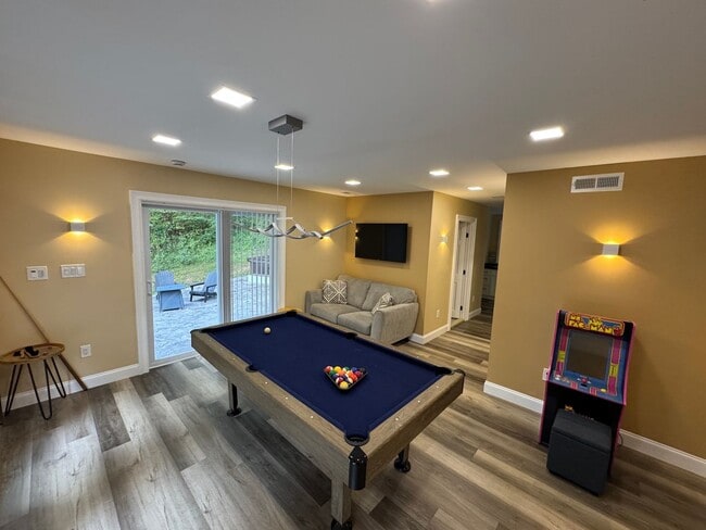 Building Photo - MOVE IN READY!!!!