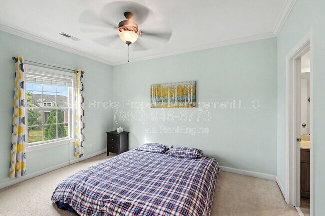 Building Photo - 10644 Euclid Ave NW