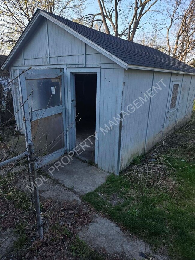 Building Photo - 4 Bed / 2 Bath House in Saginaw