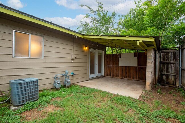 Building Photo - 2021 Wheless Ln