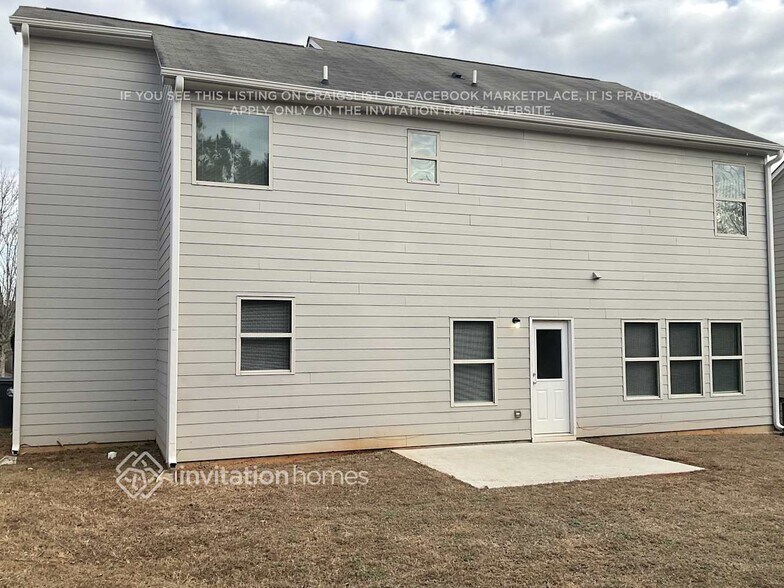 Building Photo - 319 Village Broad St