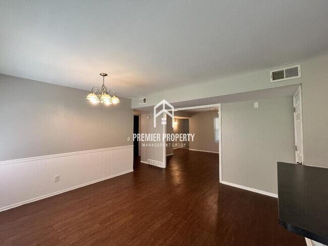 Building Photo - 2518 Rigsby Dr