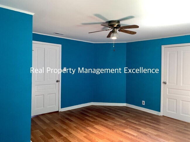 Building Photo - Historical Home, 2 Bed, In Downtown Wake Forest, Available Now!