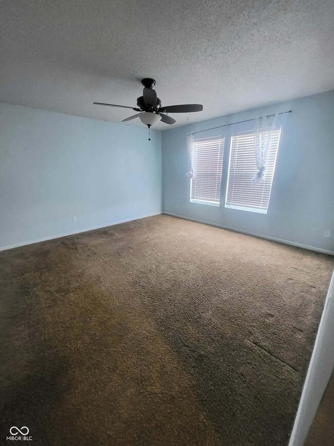 Building Photo - 868 Wheatgrass Dr
