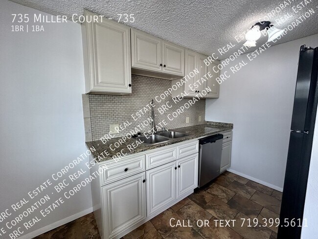 Building Photo - 735 Miller Ct