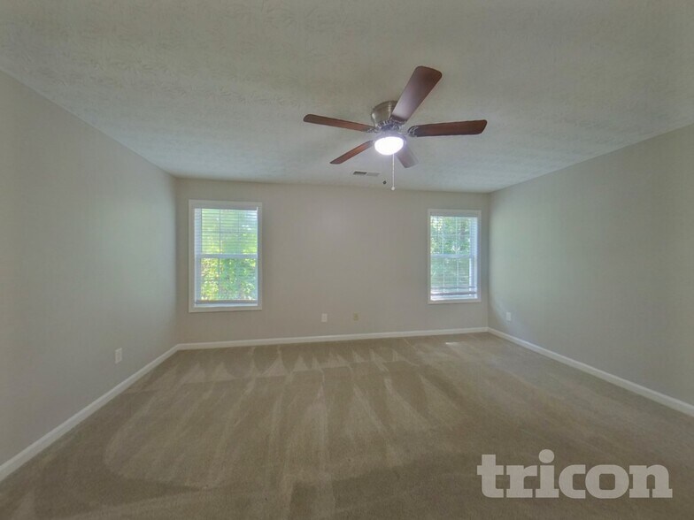 Building Photo - 7485 Ferrara Dr