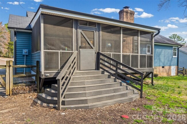 Building Photo - 11501 Winding Way Rd