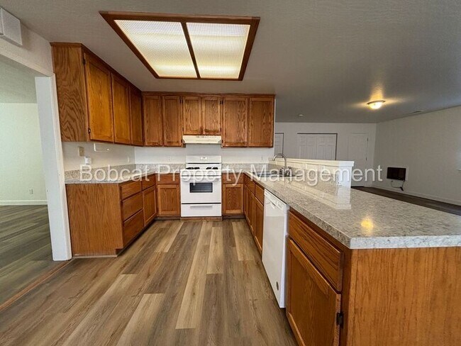 Building Photo - 509 Westview Ave