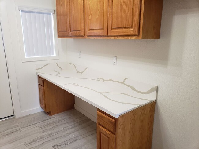 Building Photo - Newly Remodeled 1 Bedroom / Call or text O...