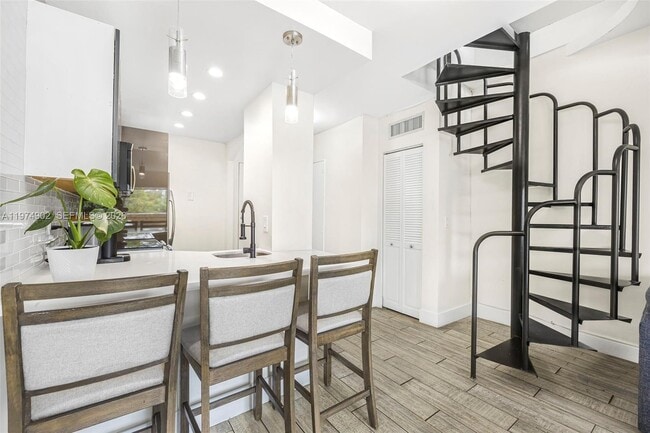 Building Photo - 7801 NE 4th Ct