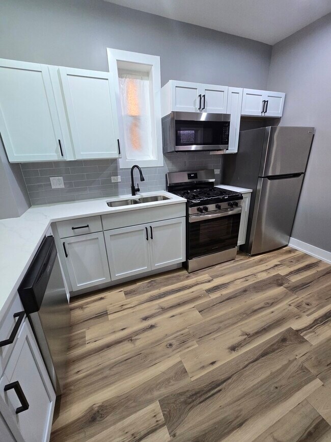 Building Photo - 3732 S Calumet Ave