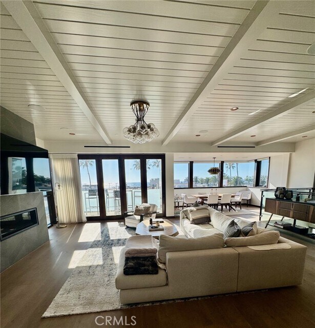 Building Photo - 1120 Palm Dr