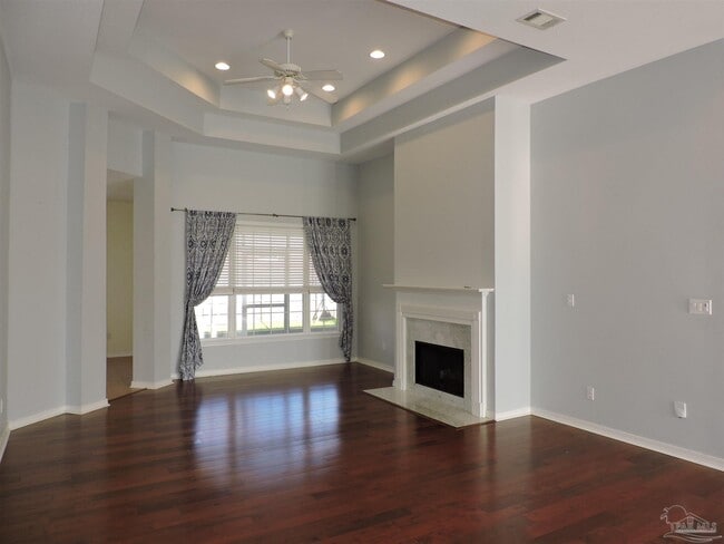 Building Photo - 4986 Vizcaya Dr
