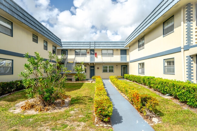 Building Photo - 233 Brittany F